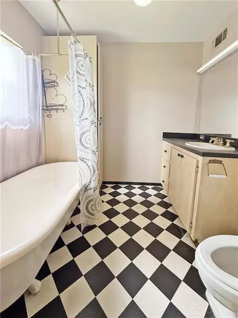 Bath - 295 Ross Rd, Anacoco, LA 71403 photo 1 of 2