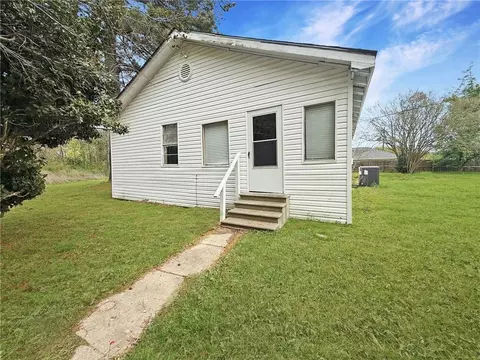 Exterior - 295 Ross Rd, Anacoco, LA 71403 photo 1 of 3