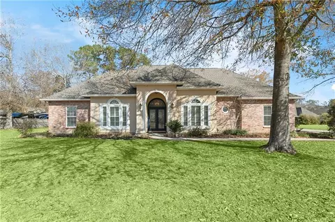 41251 Rue Chene St, Ponchatoula, LA 70454