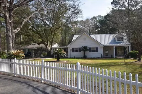 11042 Pine Ridge Cir, Bogalusa, LA 70427