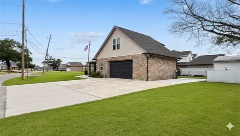 Exterior - 500 Terri Dr, Luling, LA 70070 photo 4 of 6
