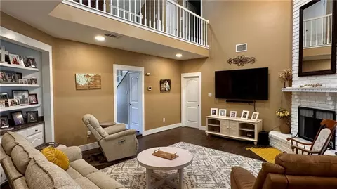 Living - 500 Terri Dr, Luling, LA 70070 photo 1 of 1