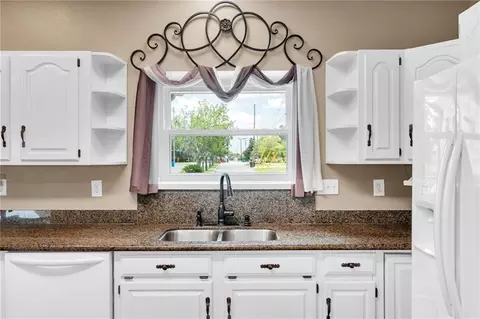 Kitchen - 500 Terri Dr, Luling, LA 70070 photo 1 of 4