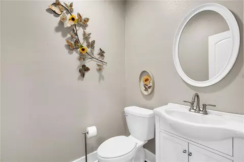 Bath - 500 Terri Dr, Luling, LA 70070 photo 1 of 7