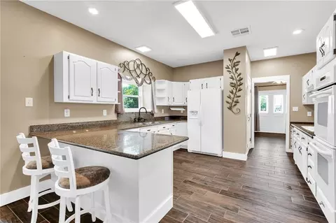 Kitchen - 500 Terri Dr, Luling, LA 70070 photo 4 of 4