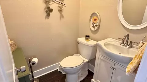 Bath - 500 Terri Dr, Luling, LA 70070 photo 1 of 7
