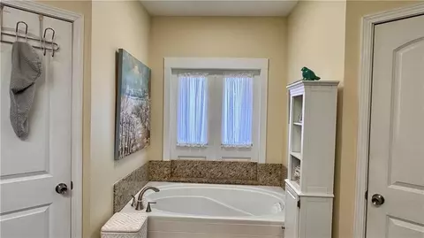 Bath - 500 Terri Dr, Luling, LA 70070 photo 4 of 7