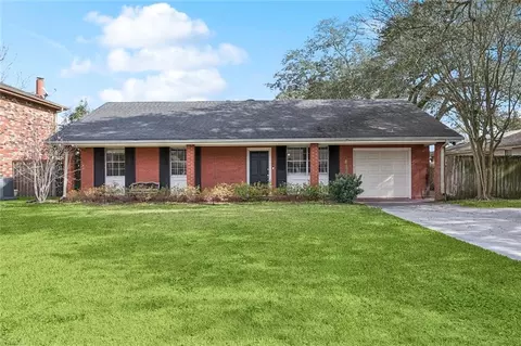107 Tinsley Dr, Belle Chasse, LA 70037