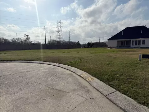 lot8 Heron Dr, Westwego, LA 70094