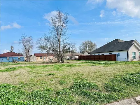 218 Mission Ct, Avondale, LA 70094