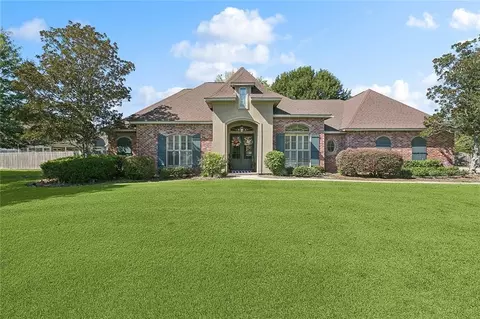 313 Jade Ct, Madisonville, LA 70447