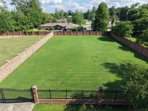 911 Greenlawn Dr, Hammond, LA 70401