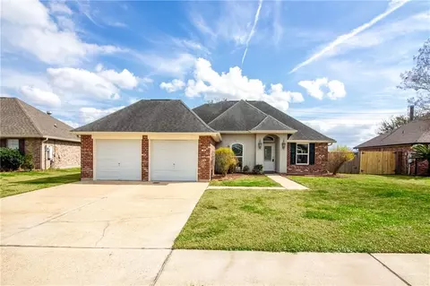 522 Oak Point Dr, Laplace, LA 70068
