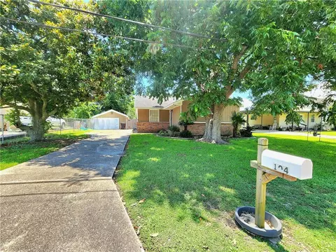 104 Delta St, Belle Chasse, LA 70037