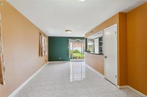 Living - 17 Rue Lemans, Kenner, LA 70065 photo 6 of 9