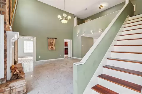 Living - 17 Rue Lemans, Kenner, LA 70065 photo 3 of 9