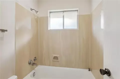 Bath - 17 Rue Lemans, Kenner, LA 70065 photo 2 of 5