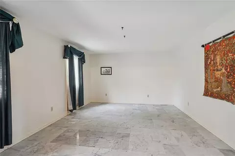 Living - 17 Rue Lemans, Kenner, LA 70065 photo 5 of 9