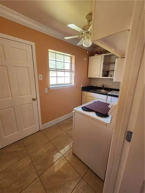 Kitchen - 17 Rue Lemans, Kenner, LA 70065 photo 2 of 3