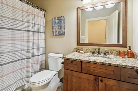 Bath - 929 W 17 Ave, Covington, LA 70433 photo 2 of 3