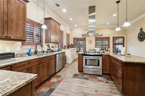 Kitchen - 929 W 17 Ave, Covington, LA 70433 photo 2 of 4