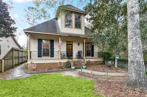 Exterior - 929 W 17 Ave, Covington, LA 70433 photo 2 of 5