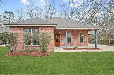 126 Inspiration Ln, Covington, LA 70433