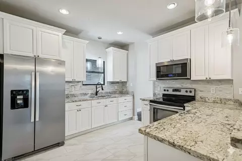 Kitchen - 70364 K St, Covington, LA 70433 photo 1 of 2