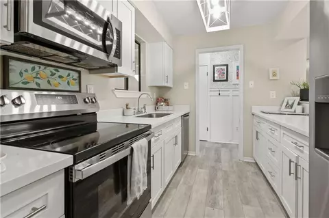 Kitchen - 508 S Pierce St, Covington, LA 70433 photo 1 of 3