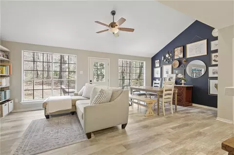 Living - 508 S Pierce St, Covington, LA 70433 photo 2 of 2