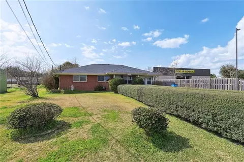 15457 River Rd, Hahnville, LA 70057