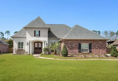 1067 Scarlet Oak Ln, Mandeville, LA 70448