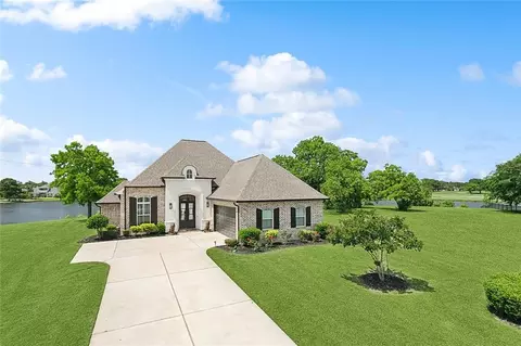 Exterior - 317 E Augusta Ln, Slidell, LA 70458 photo 2 of 3