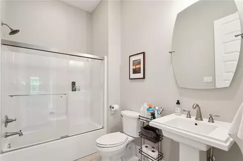 Bath - 317 E Augusta Ln, Slidell, LA 70458 photo 3 of 4