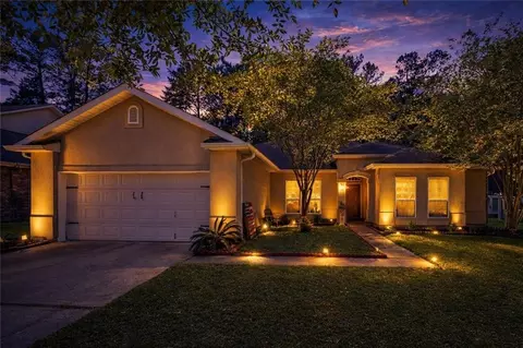 108 Autumn Woods Dr, Lacombe, LA 70445