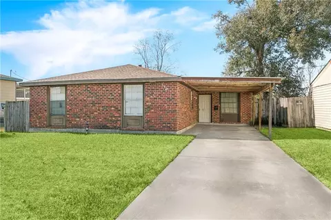 560 Phyllis Dr, Avondale, LA 70094
