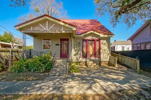 523 Romain St, Gretna, LA 70053