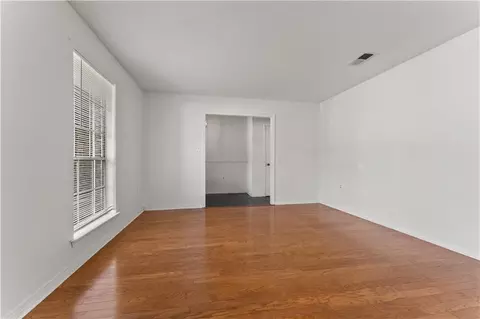 Living - 201 Darwin Dr, Slidell, LA 70458 photo 2 of 6