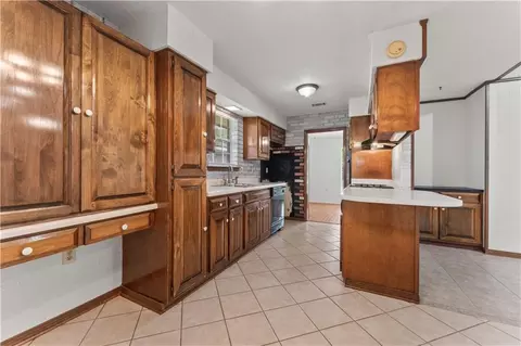 Kitchen - 201 Darwin Dr, Slidell, LA 70458 photo 2 of 3
