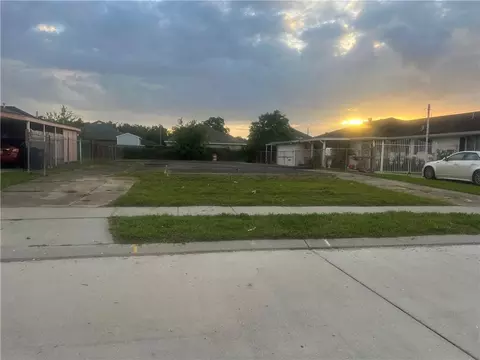 4560 Bonita Dr, New Orleans, LA 70126