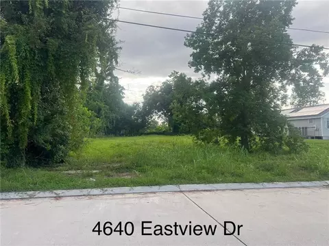 4640 Eastview Dr, New Orleans, LA 70126