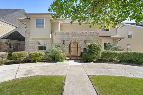 5117 Academy Dr, Metairie, LA 70003