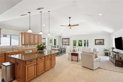 Kitchen - 63 Doubloon Dr, Slidell, LA 70461 photo 4 of 4