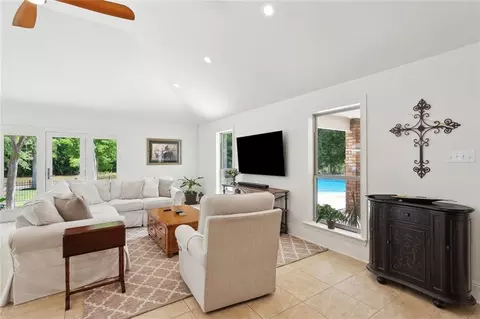 Living - 63 Doubloon Dr, Slidell, LA 70461 photo 4 of 5