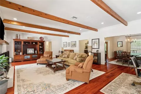 Living - 63 Doubloon Dr, Slidell, LA 70461 photo 2 of 5