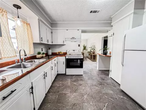 Kitchen - 6628 Bailey Rd, Deridder, LA 70634 photo 2 of 4
