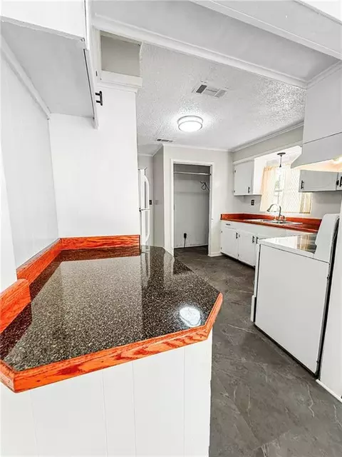 Kitchen - 6628 Bailey Rd, Deridder, LA 70634 photo 3 of 4
