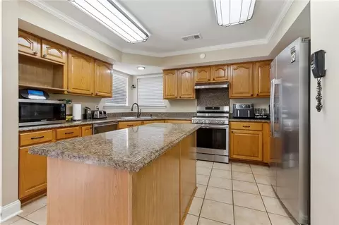 Kitchen - 604 Terri Dr, Luling, LA 70070 photo 2 of 2