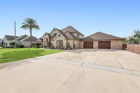Exterior - 604 Terri Dr, Luling, LA 70070 photo 5 of 8