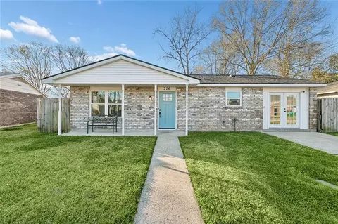 376 Shadow Ln, Laplace, LA 70068